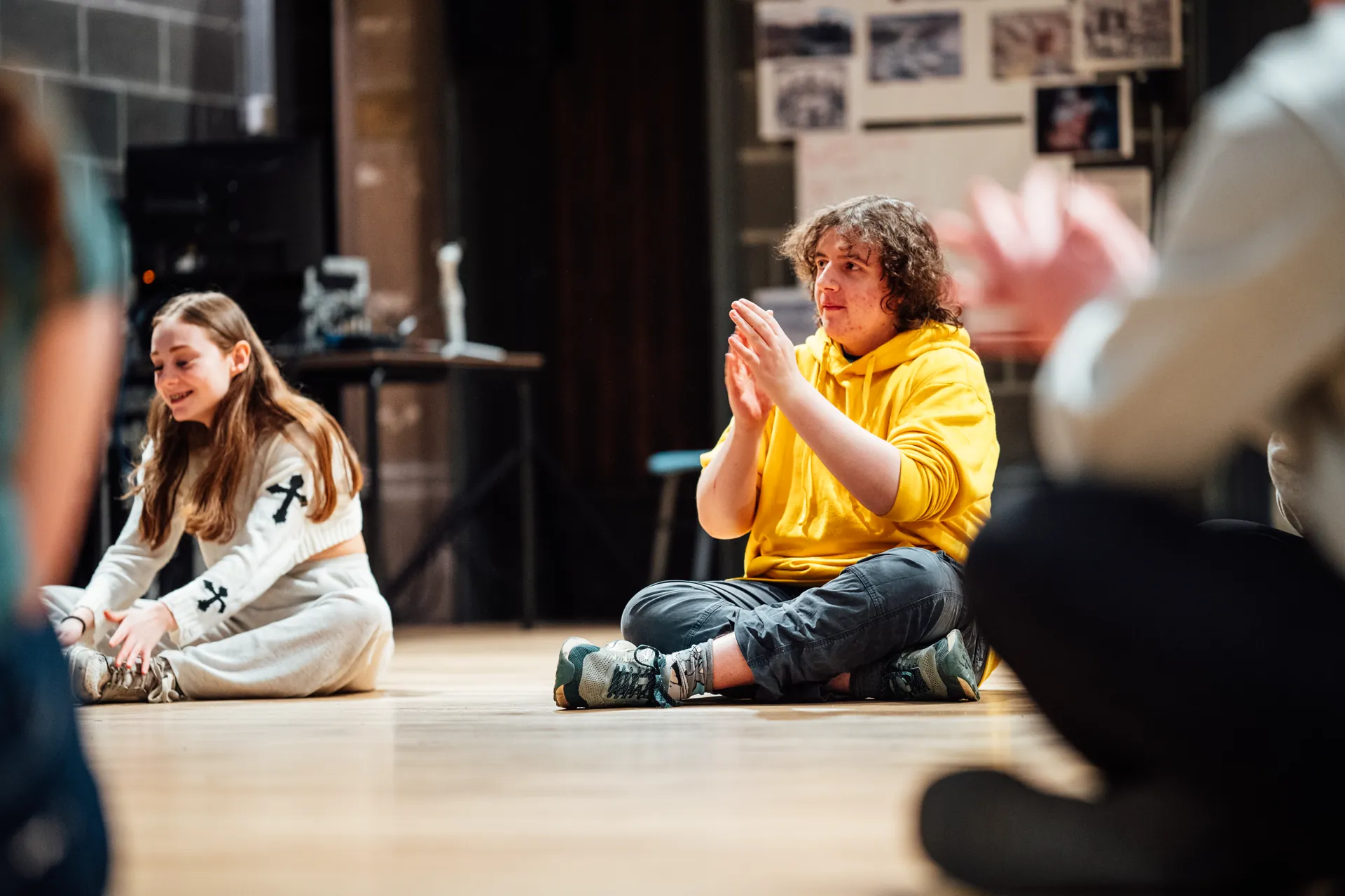 Fran Wen Pobl Ifanc — devised performance work, production still.